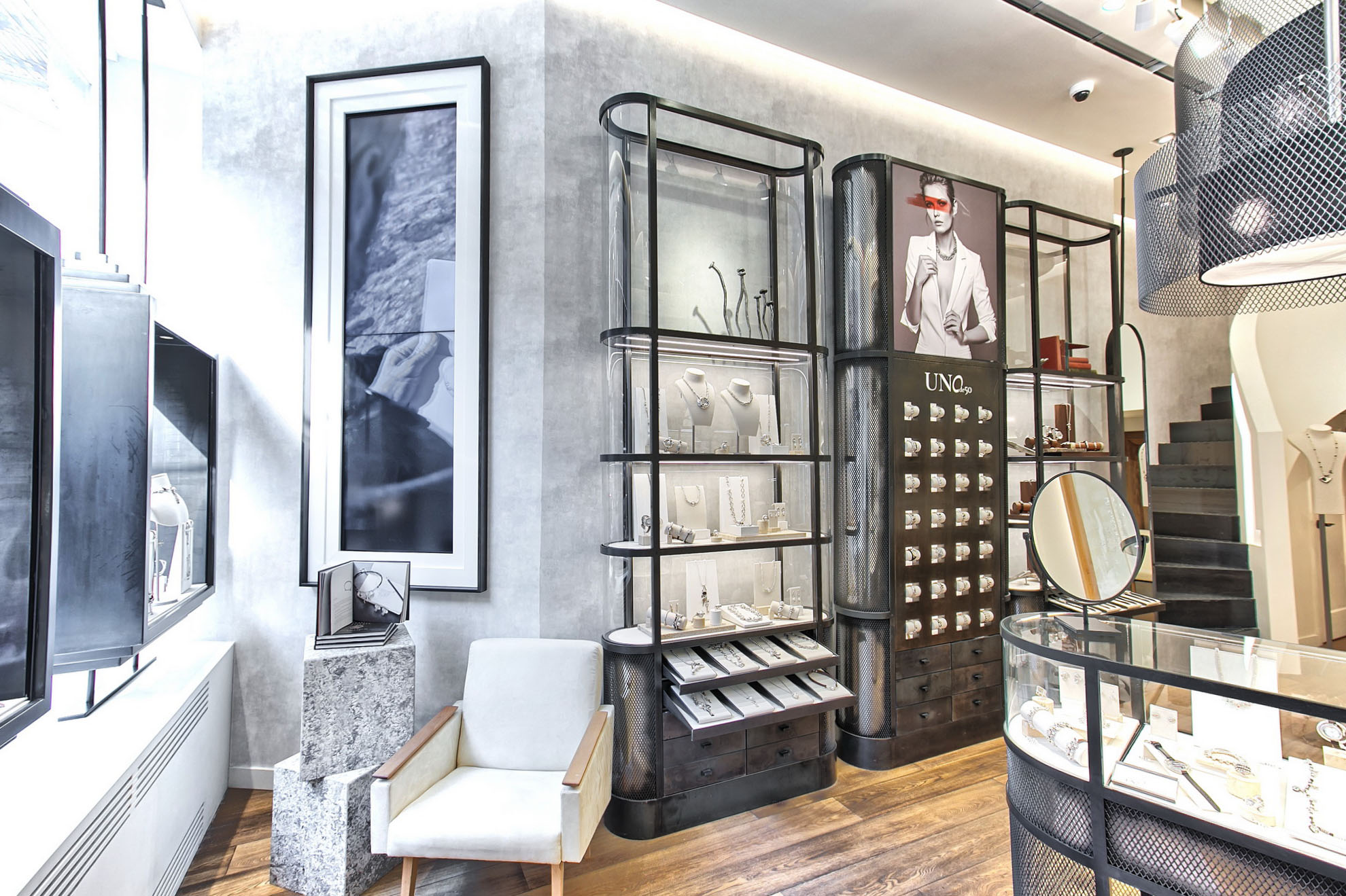 UNO de 50  123 Prince St